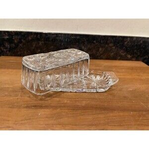 Anchor Hocking Prescut Glass covered butter dish 0411